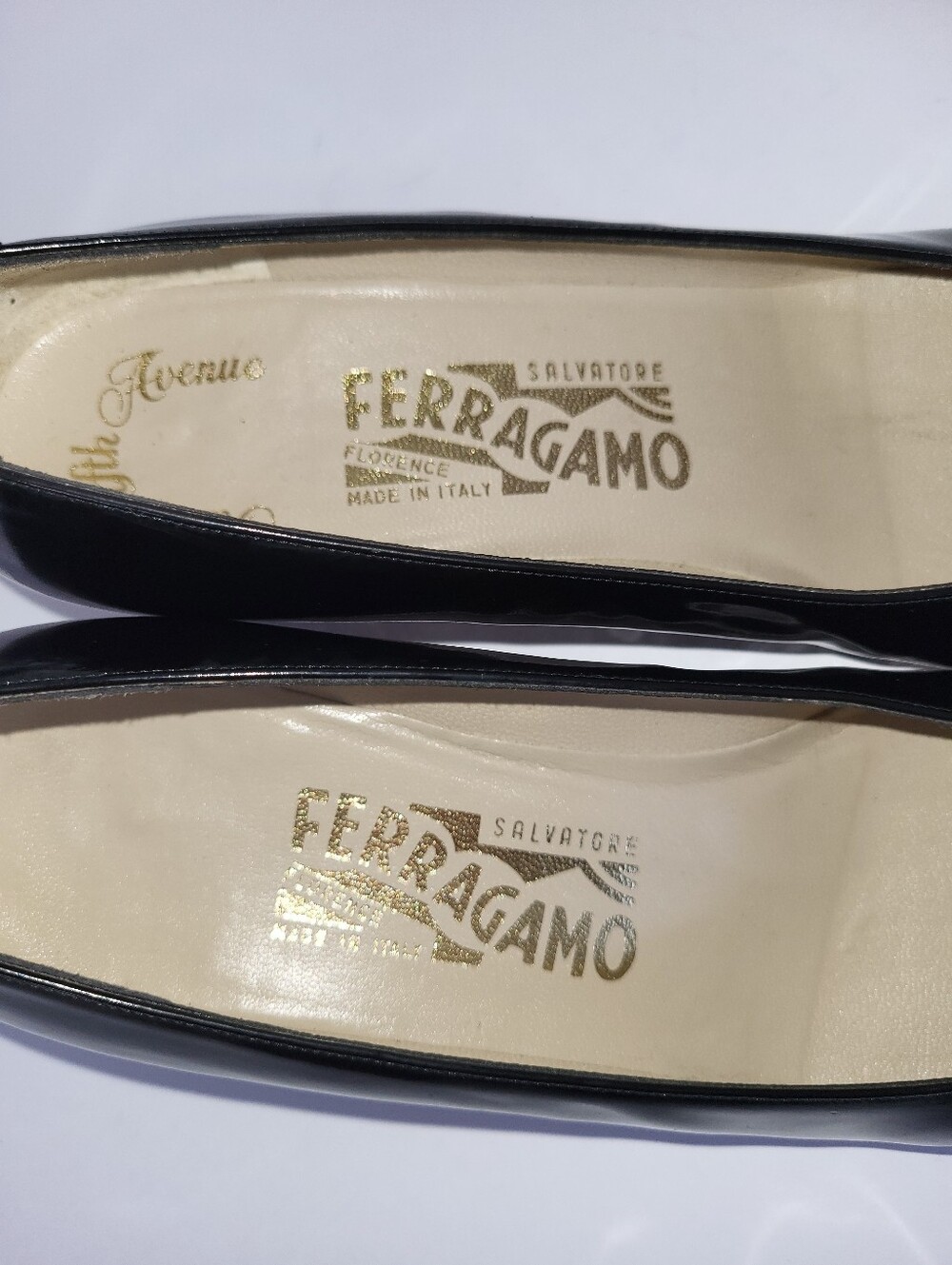 Salvatore Ferragamo Vintage 1980's Black Patent Leather Pumps Low Heel Size 7 - Picture 11 of 16